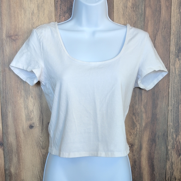 Divided Tops - H&M Divided White U Neck Crop Top L          T143